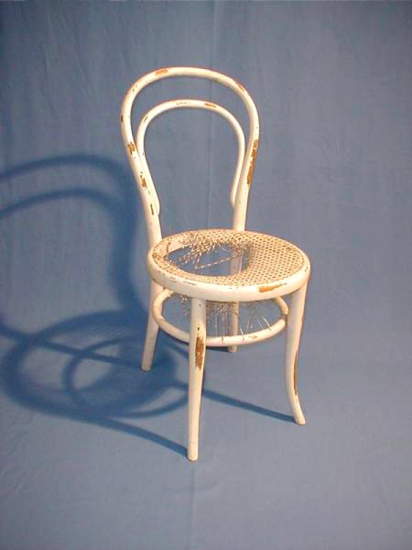 Thonet-Bugholzstuhl weiß übermalt